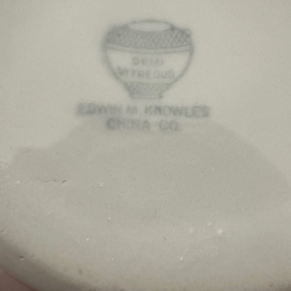 Edwin M. Knowles Sugar Bowl With Gold Trim - Picture 7 of 8